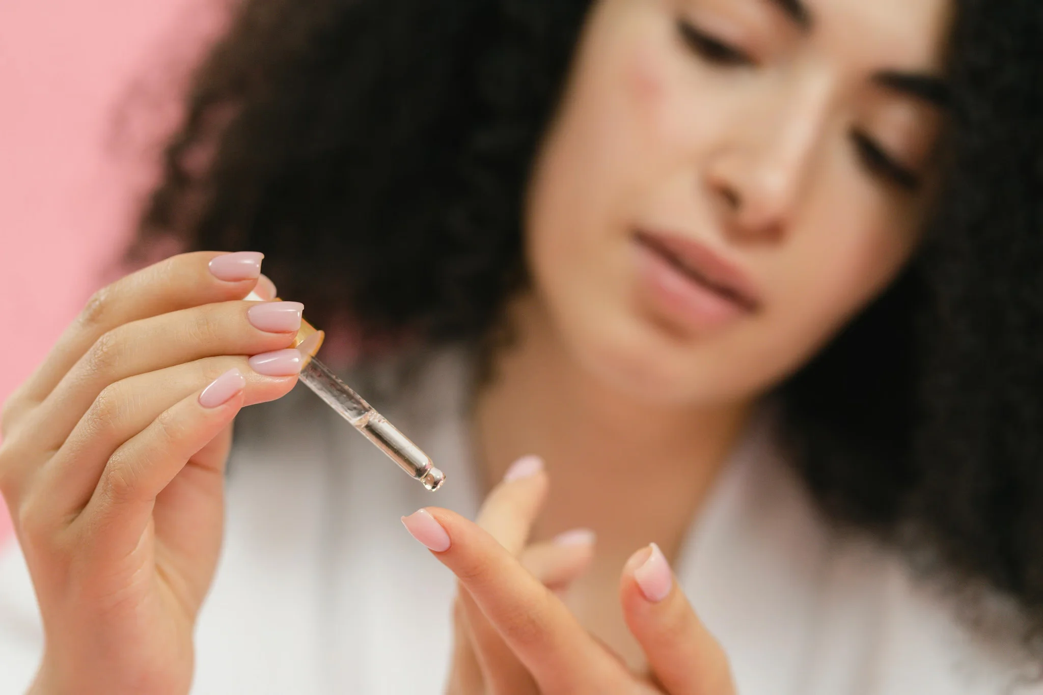 Soin esthétique réalisé avec précision